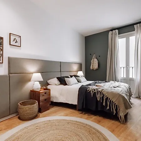 Apartment Arjona - 3 Bedrooms In Eixample Dreta *